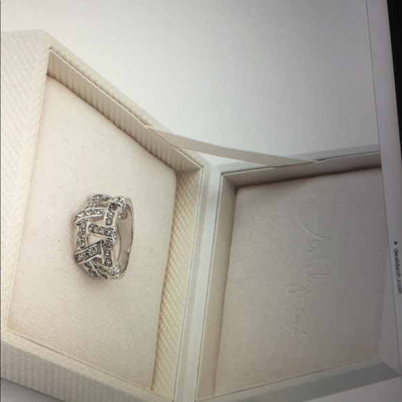 White gold plated size 8 ring - Picture 3 of 8